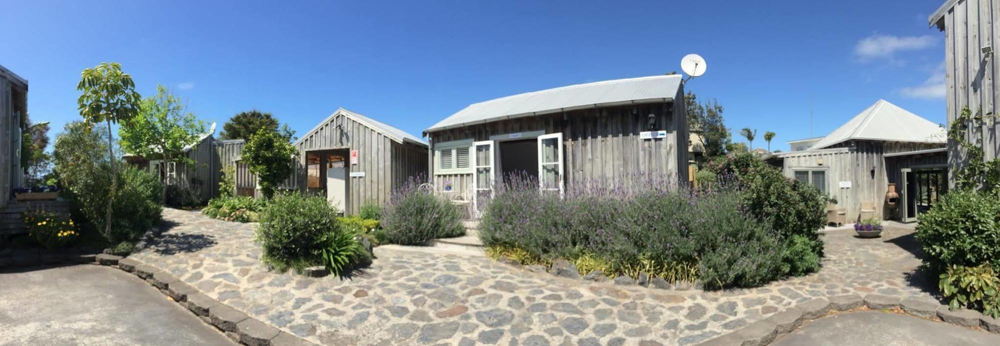 Mangawhai Chalets Exterior photo